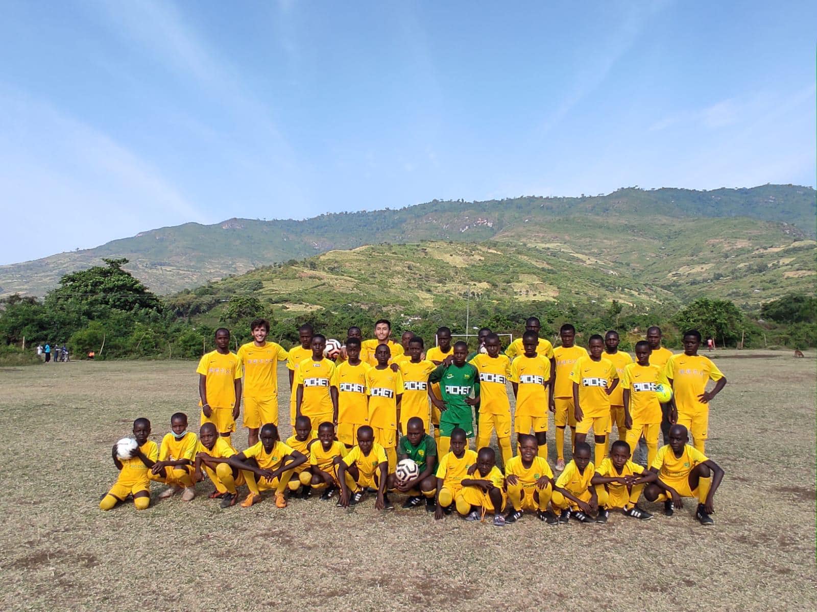 JOANES EN MISSION HUMANITAIRE AU KENYA