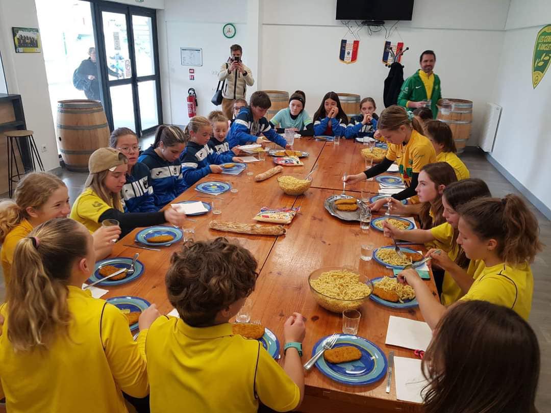 Moments de convivialité et de foot pour nos U13 Féminines avec les filles de Quand Même Orleix