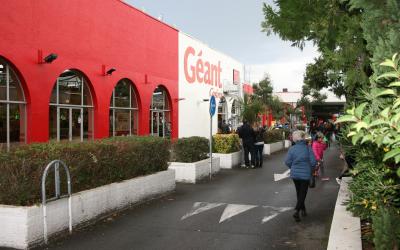 VIDE GRENIER - PARKING GEANT CASINO